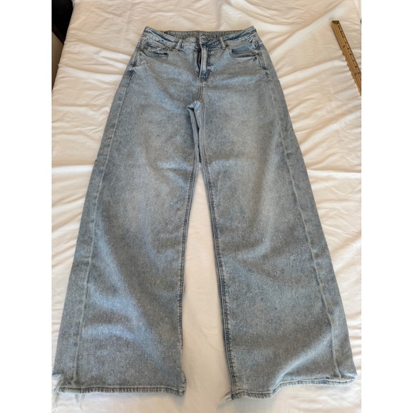American Eagle Outfitters Denim - American Eagle Super High Rise Baggy Wide Leg Jean Light Wash Stretch Size 2 Reg